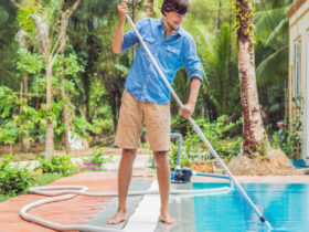 Entretenir sa piscine plus facilement grâce aux bons accessoires